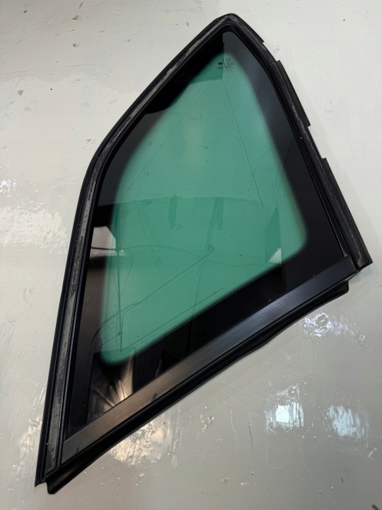Karosseriescheibe links hinten Superb III 3V Kombi 3V9845297Q 2018