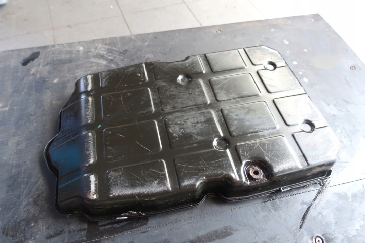 Mercedes w211 w221 w219 öljypohja vaihteisto 7G 2212700912