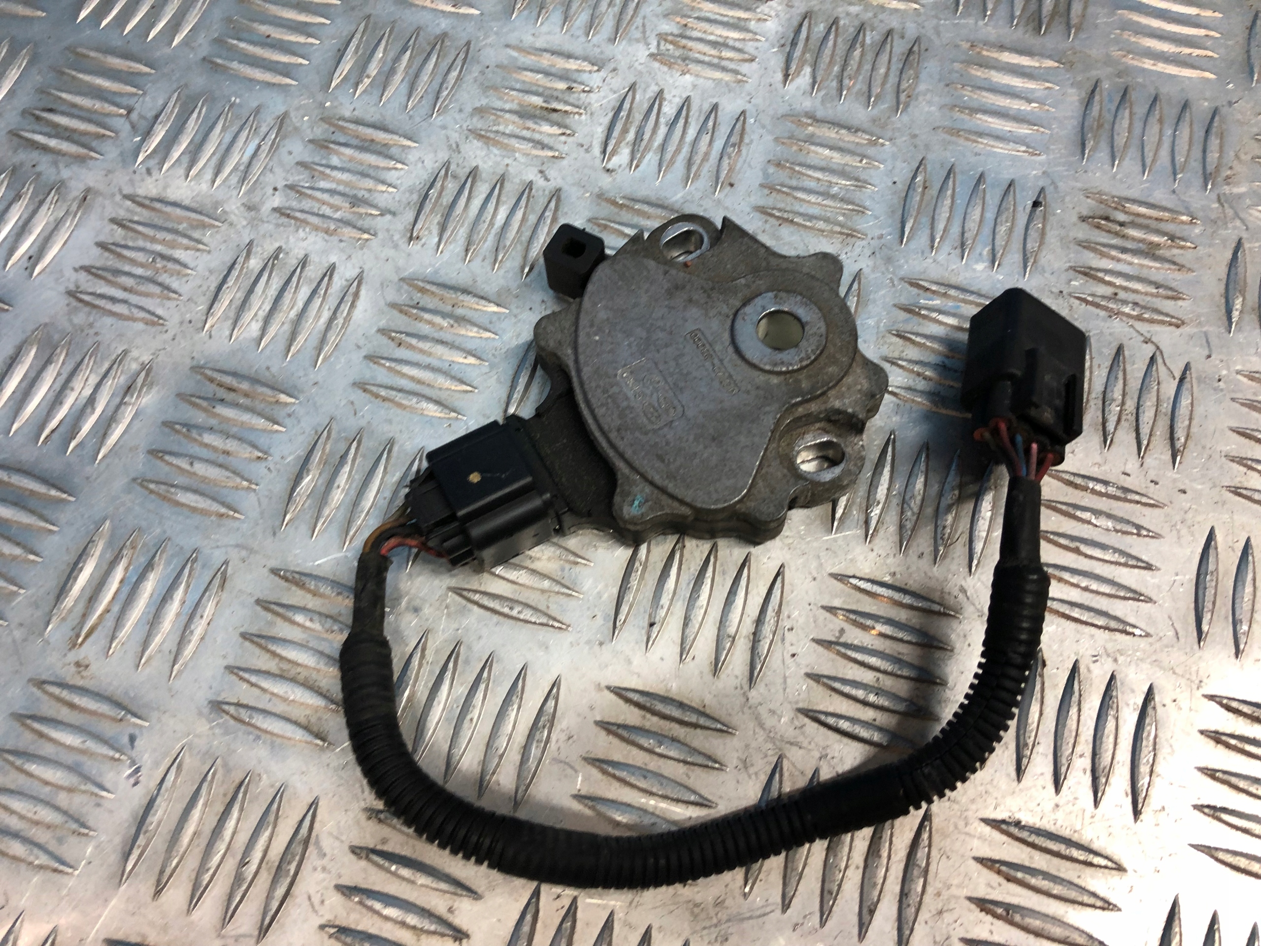 KIA NIRO 1,6 GDI HYBRID GETRIEBESENSOR 42700-2B000 image 2