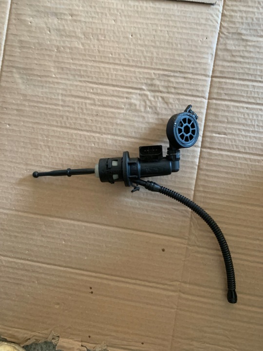 Kytkimen pumppu VW Audi 1K0927810D 1K0721388L