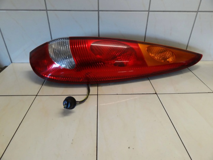 Nissan Almera Tino 2005 Left Tail Light 26550-BU200