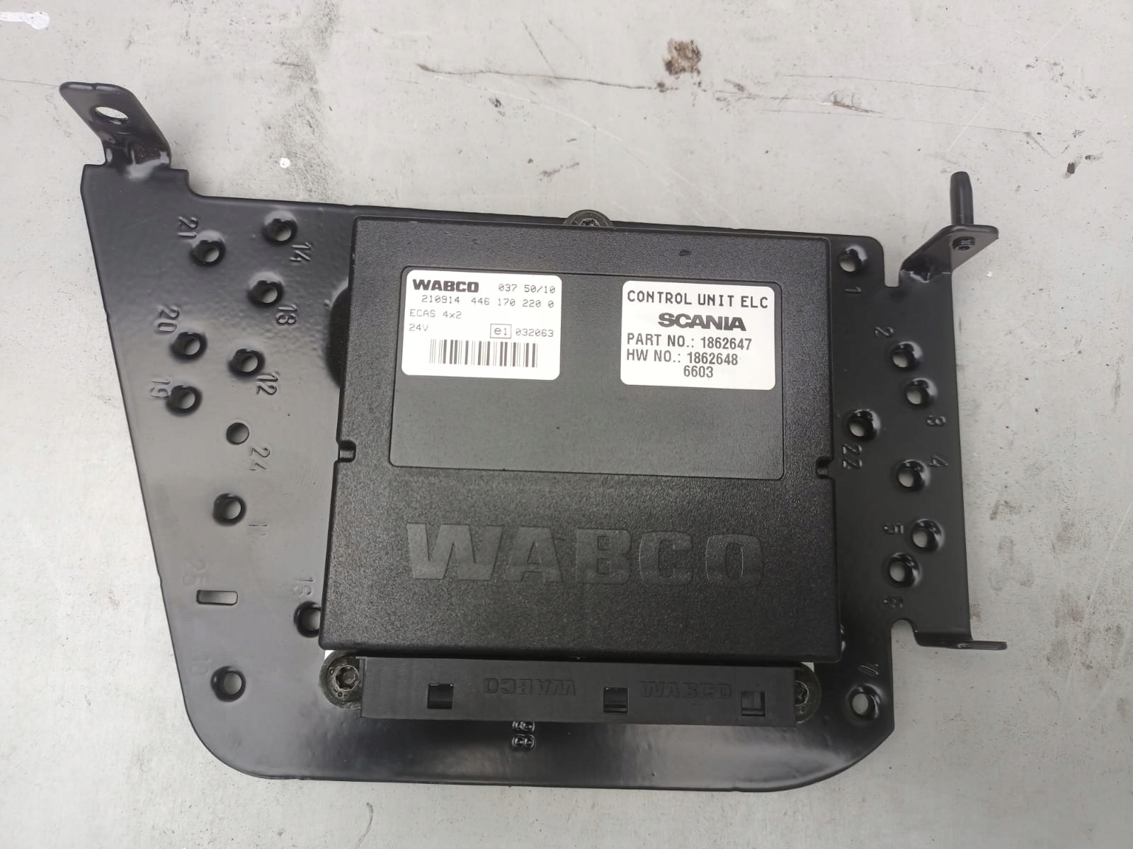 Module Commande Airbag ECAS 4x2 Scania R 1862647 image 2