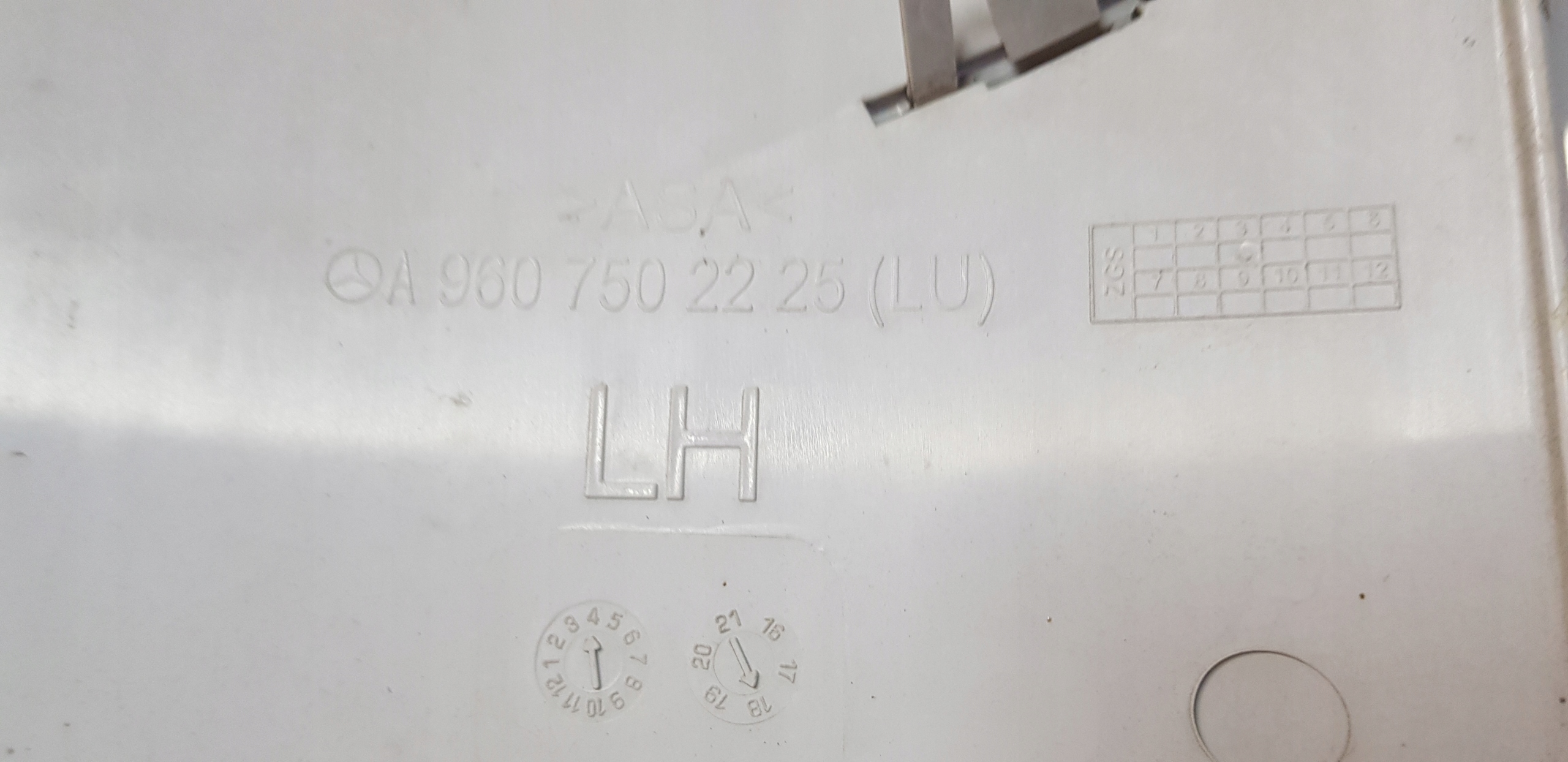 Polik ohjaamon kulma actros mp4 9607502225 image 3