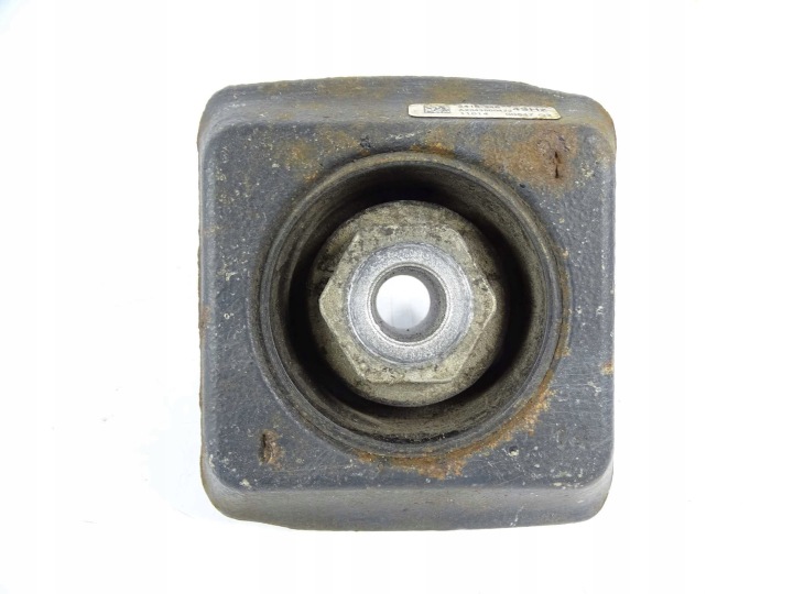 Mercedes W204 W212 Sillan tyynyn kiinnitys oikea A2043500472