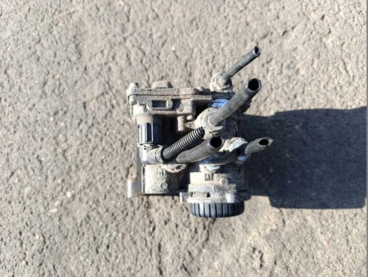 Perävaunun modulaattoriventtiili MAN TGL TGM 81.52301-6208