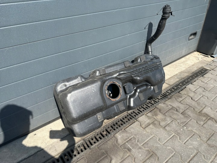 Polttoainesäiliö, tankki Mercedes Vito W447 1.6 diesel, muovi