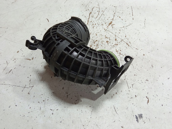 Audi OE 04E145641 turbon ilmajohto