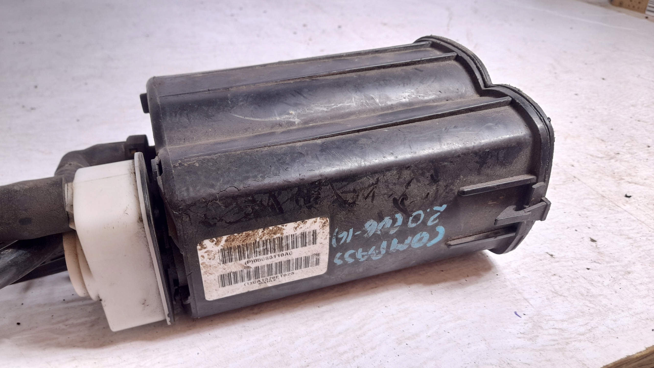 Jeep Compass 06-16 Kolfilter 05085110AC 2.0B USA image 6
