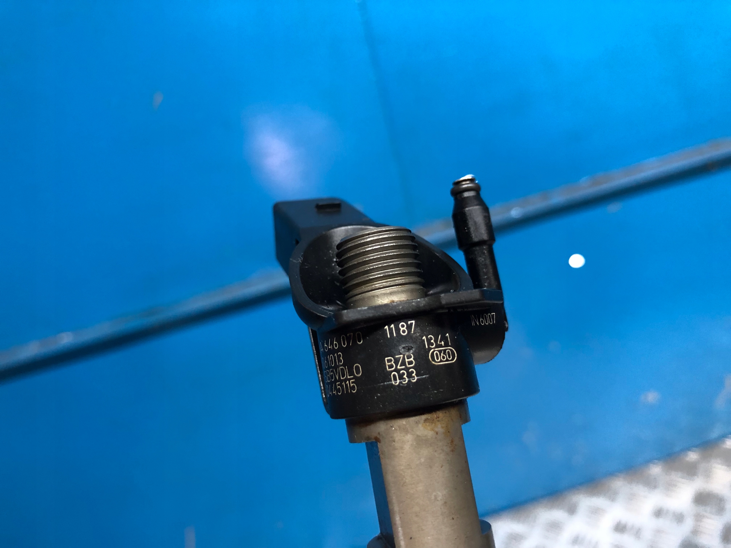 Inyector Mercedes Vito W639 2.2 CDI A6460701187 image 3