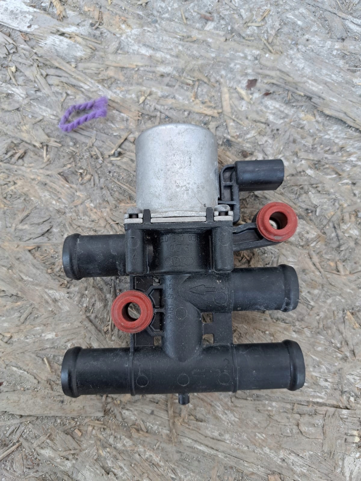 Électrovanne Audi A4 A5 A6 A8 Q7 8E0820036 image 3