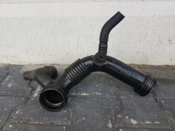 Porsche 970 Panamera Intercooler Pipe with Valve 97011015571