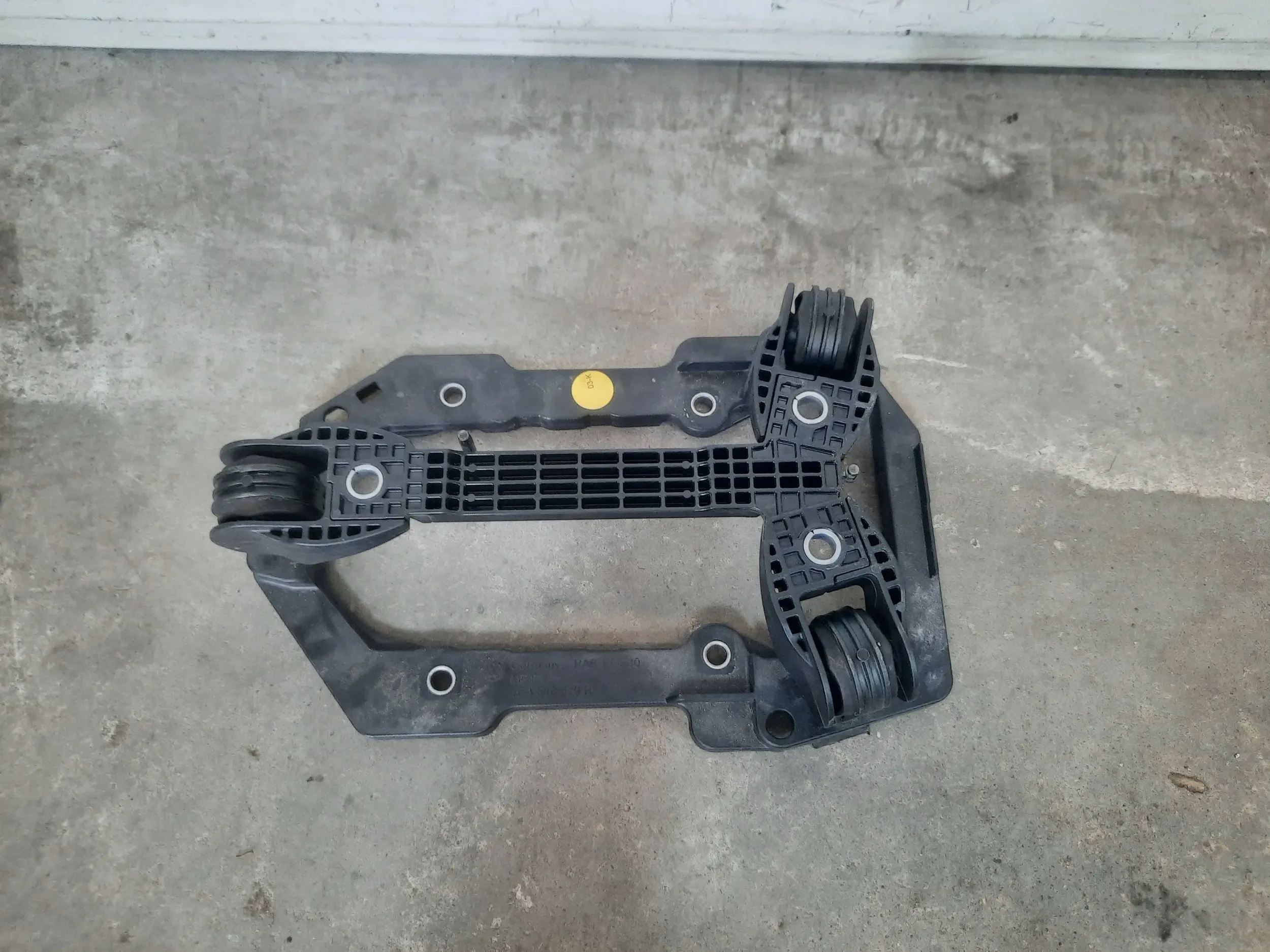 Bevestiging beugel airco compressor VW ID.4 ID4 ID.5 ENYAQ iV Q4 E-TRON image 3