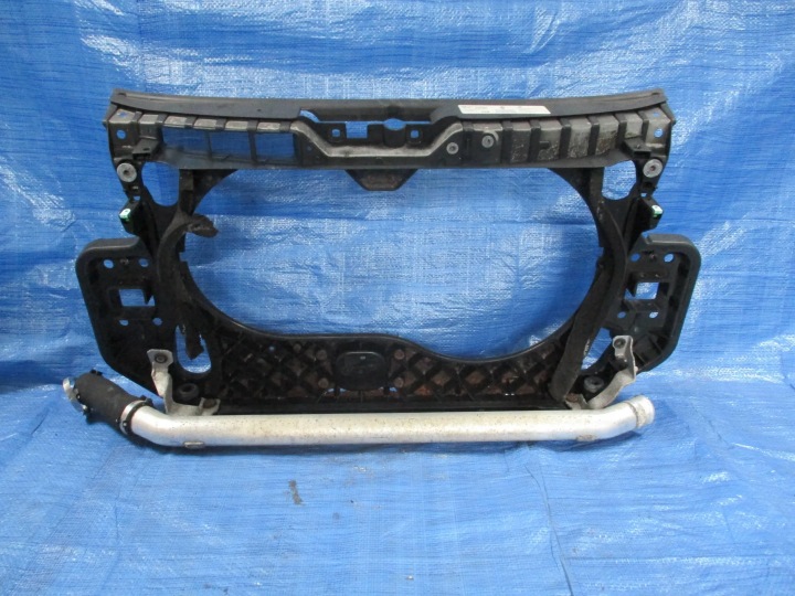 Etupalkin vahvike Audi A6 C6 4F0