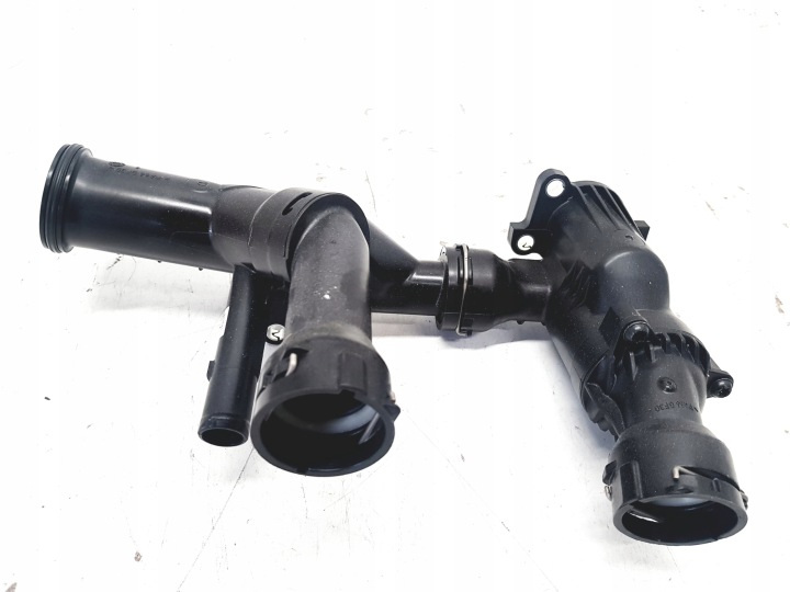 AUDI A4 A5 A6 2.0TDI TERMOSTAATIN KOTELO 04L121111Q