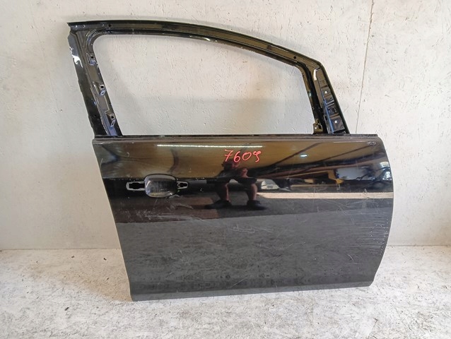 Oikea etuovi Opel Astra IV J 4 09-15 AKK2266