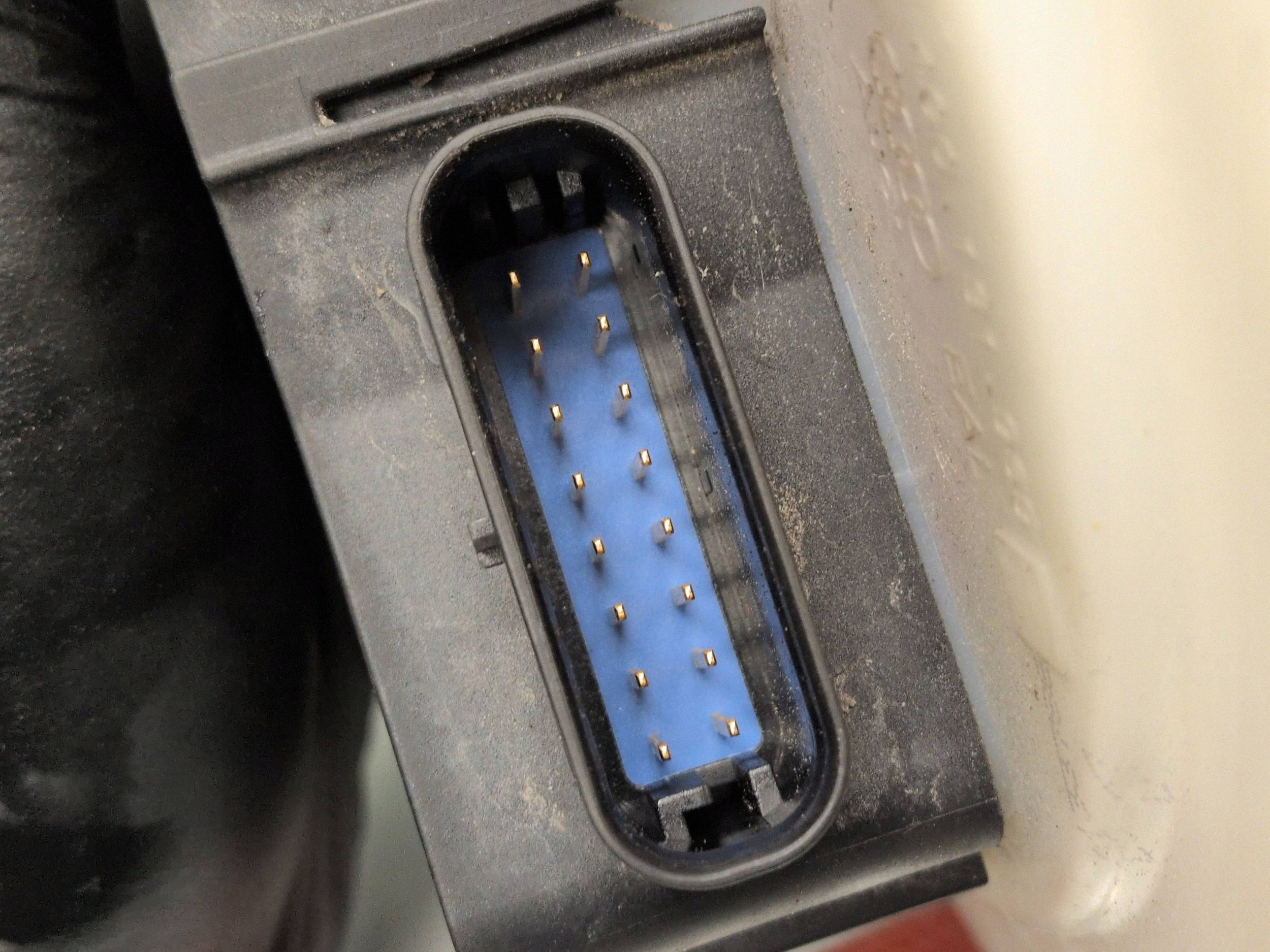Pompe AdBlue module Audi A6 C7 A7 2.0 3.0 TDI 4G0131969 image 6