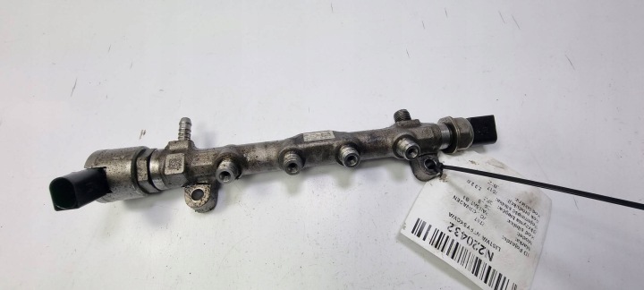 Polttoaineen paineanturi O4L130764C VW Passat B8