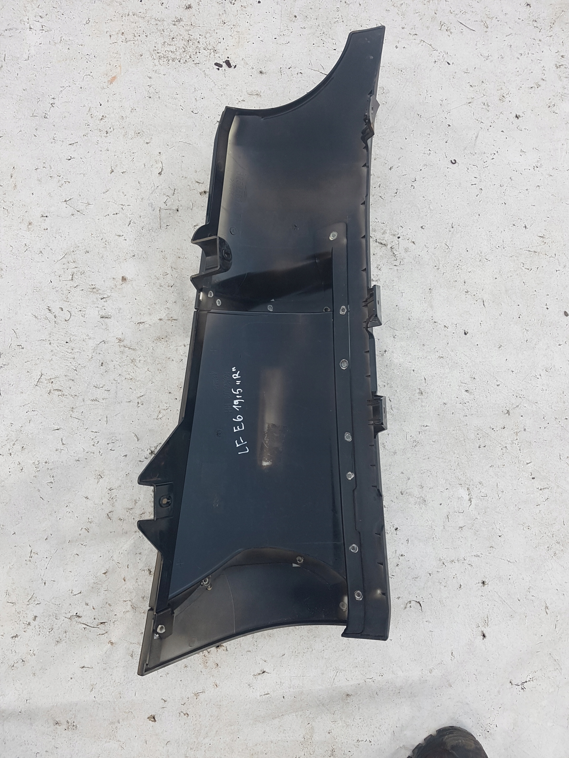 Kuomupeilin kulma oikea musta DAF LF Euro 6 82535073