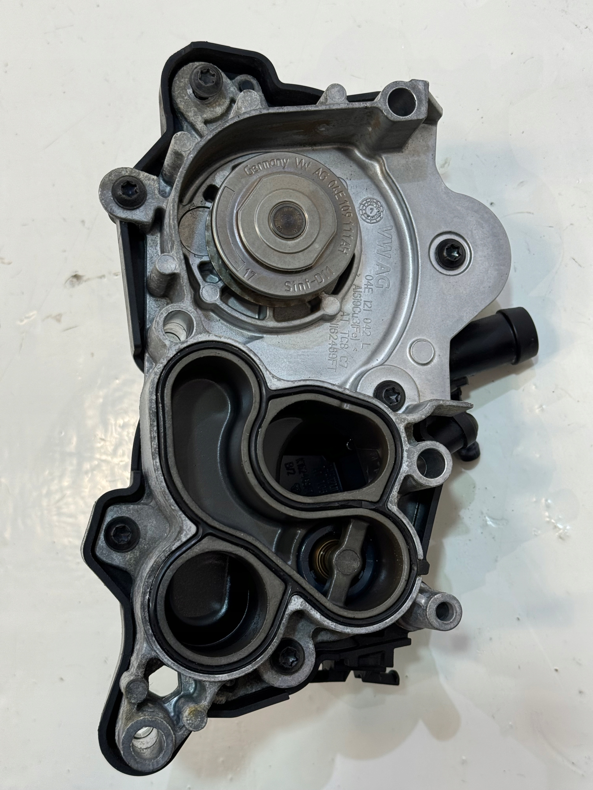 Water Pump Thermostat Kit VW Passat B8 1.4 TSI 04E121600BG 04E129042L