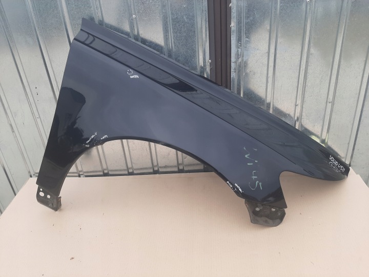 BLOTNIK PRAWY PRZOD VOLVO V50 S40 II LATA 2004-2006 CZARNY ORYGINAL