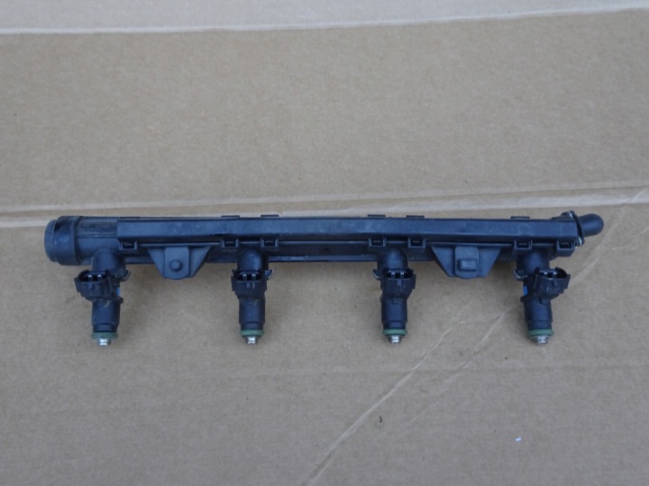 FABIA POLO IBIZA 1.6 PETROL INJECTION RAIL
