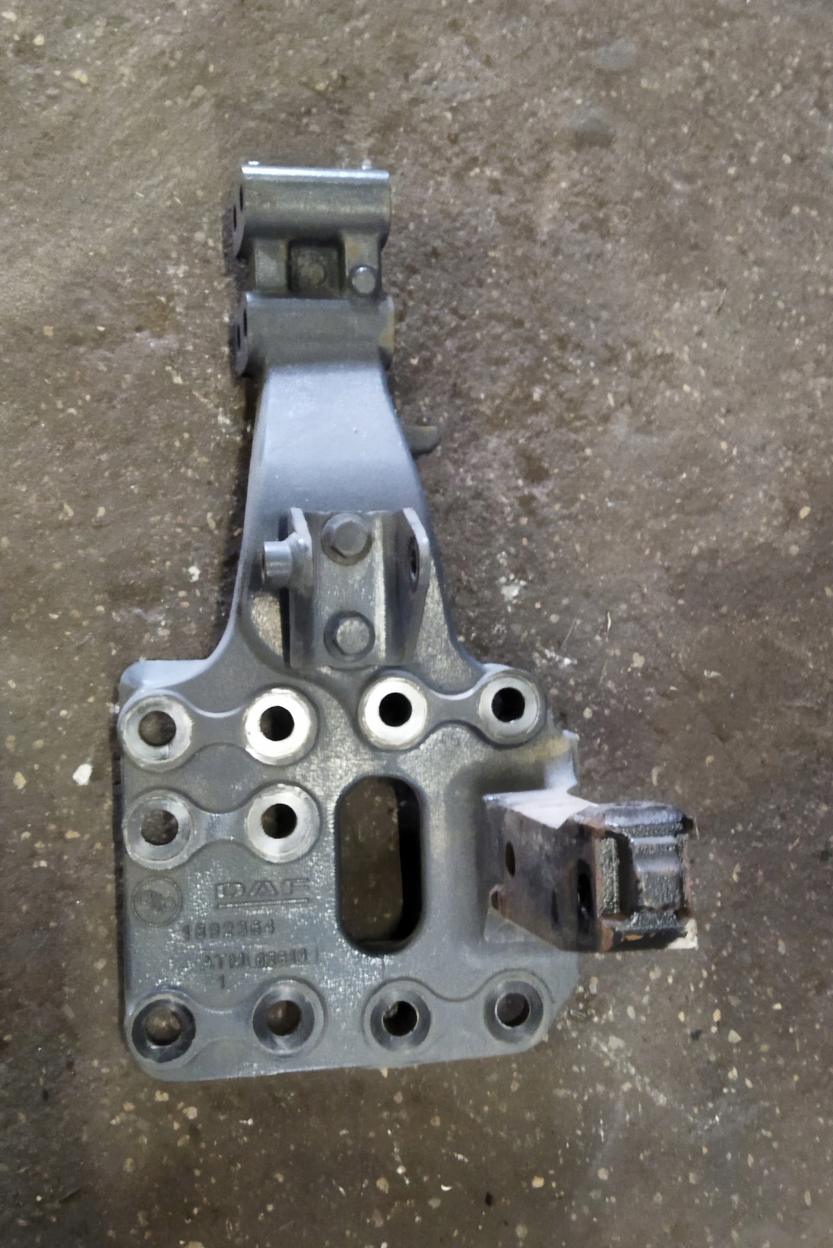 Cab Support Right DAF XF 106 Lift image 2