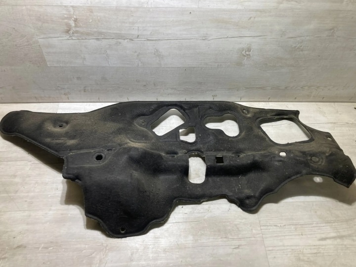 Ford Fiesta mk8 palon seinän äänieristys 1.1