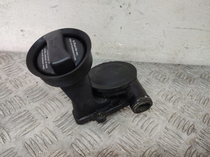 VW LT 2.5 TDI SDI Öljyntäyttöputki ODMA Korkki 074115308C