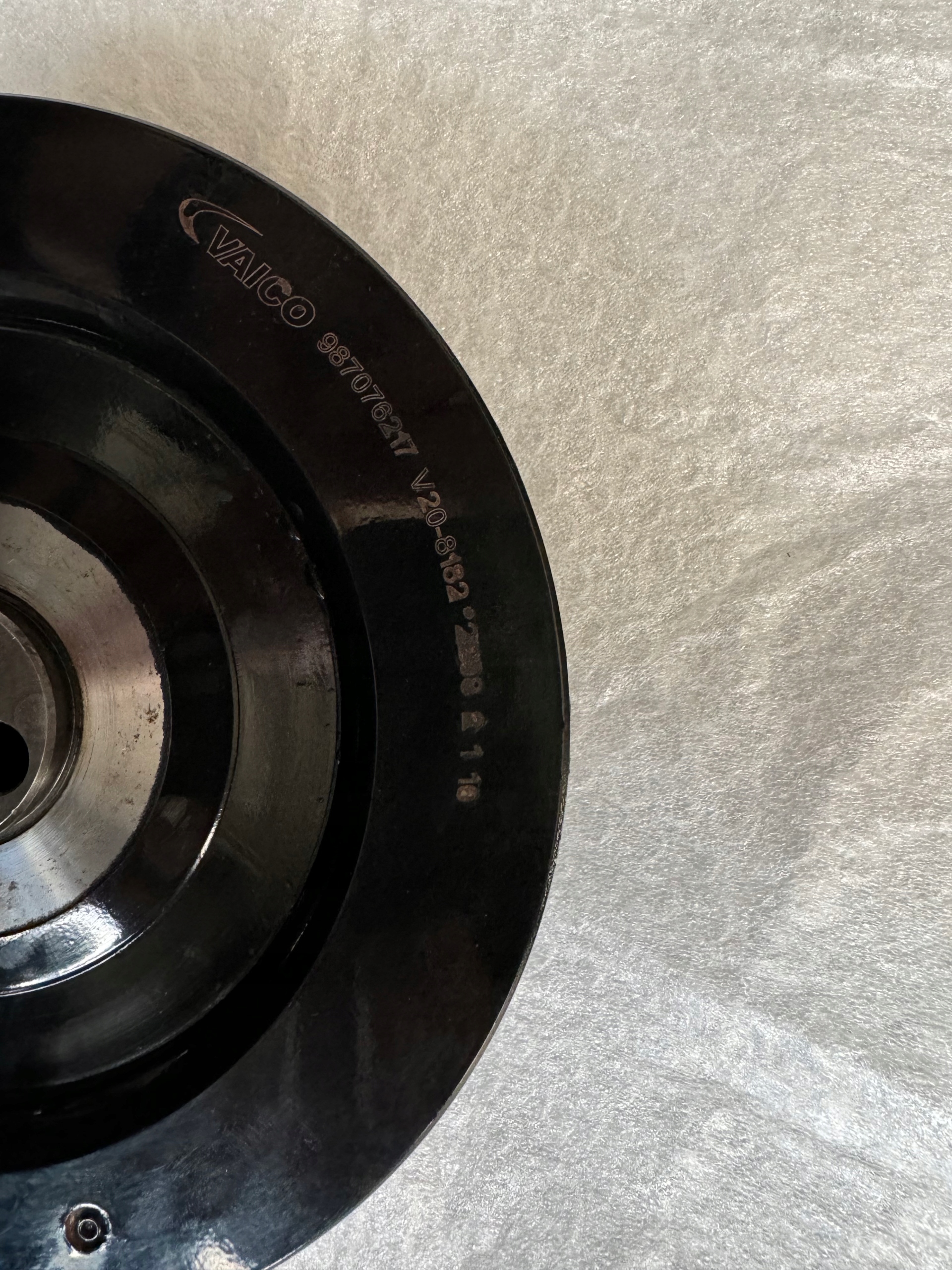 BMW 5 E60 X5 E70 X6 E71 3 E90 X3 E83 X5 E53 E63 Poulie M57 image 6