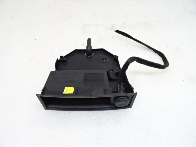 CITROEN BERLINGO III Hylly USB-portin lukija 9688592177