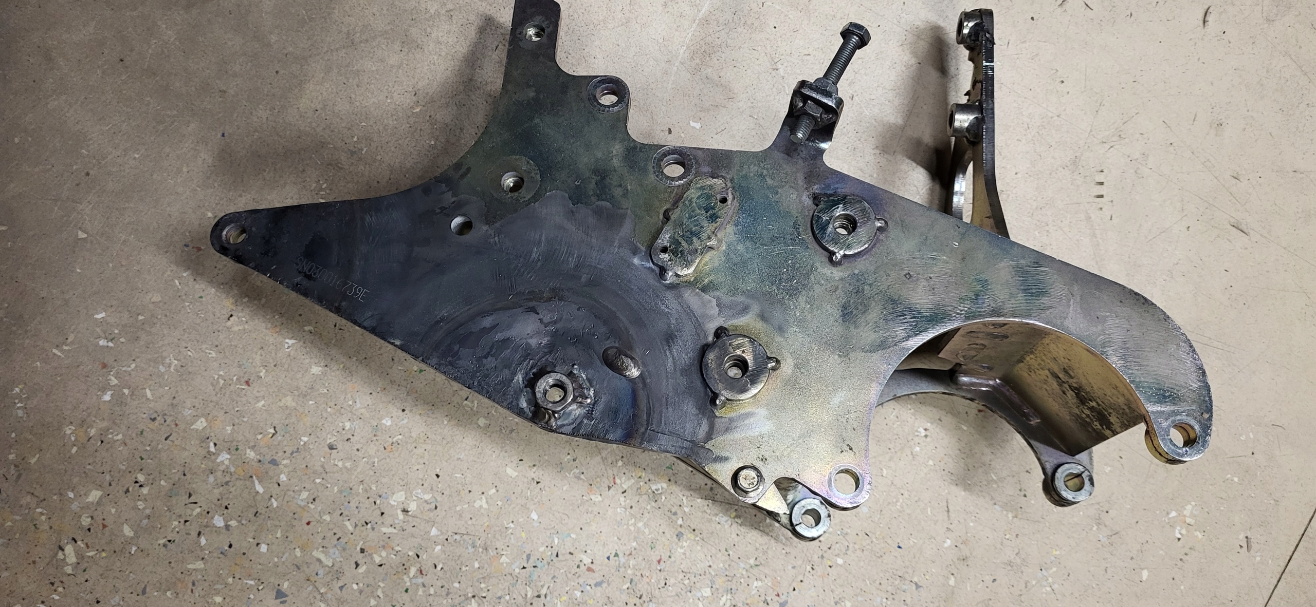 Support de compresseur Renault Master 2.3L KC12120300 image 4