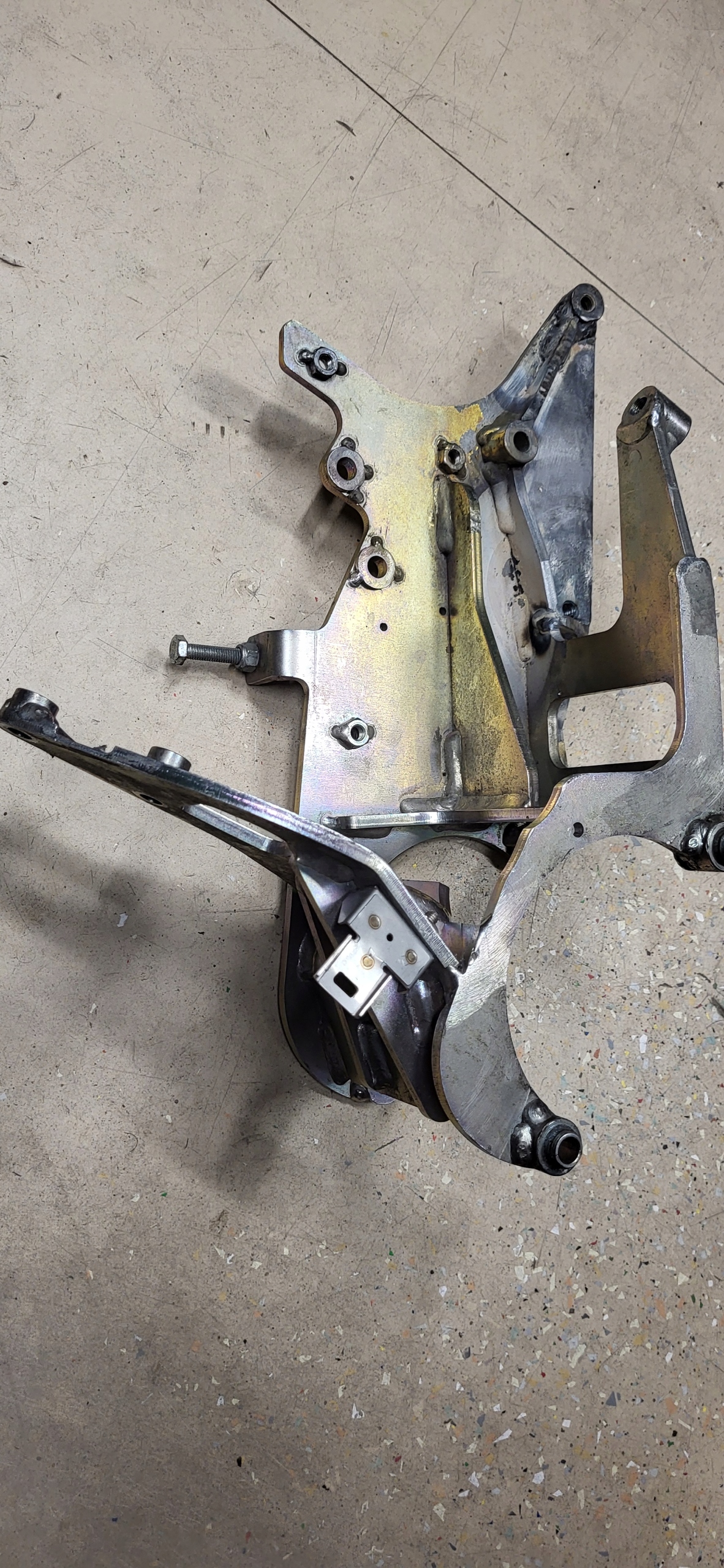 Support de compresseur Renault Master 2.3L KC12120300 image 6