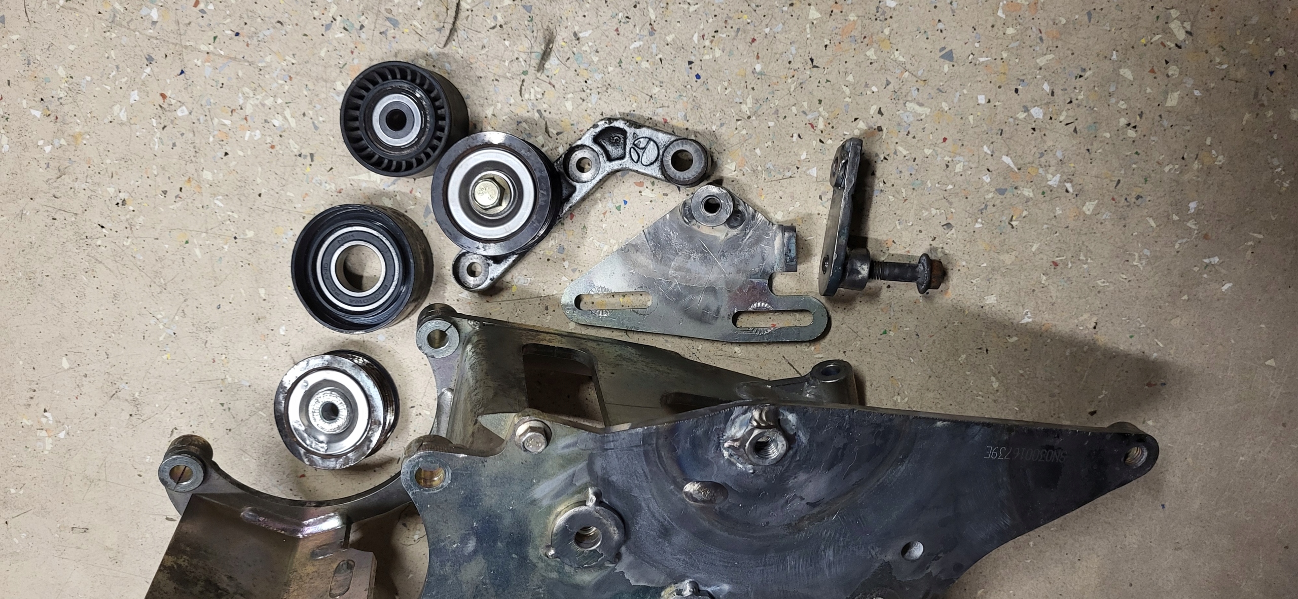 Support de compresseur Renault Master 2.3L KC12120300 image 8