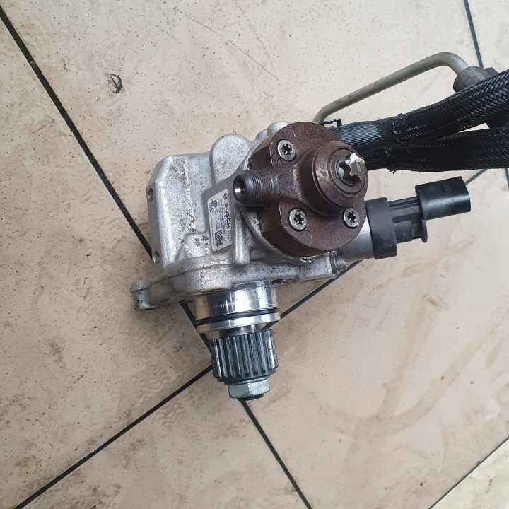 Einspritzpumpe Audi 3.0 TDI CLA CDU CPN 059130755CD OEM