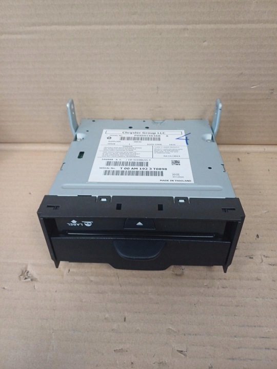 CD Changer Jeep Cherokee KL P05091563UB