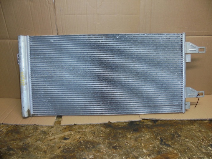 Fiat OE 1399110080 condensador aire acondicionado