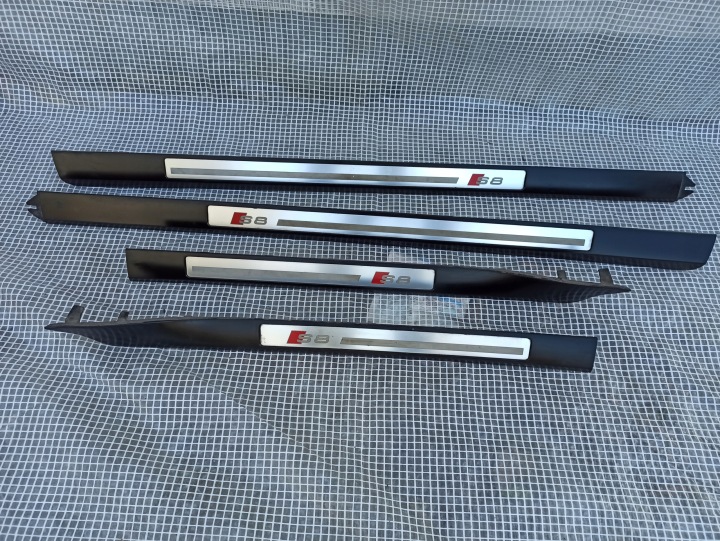 AUDI S8 D3 Kynnyslistat Sarja Alkuperäinen 4E0853985C 4E0853986C 4E0853995D 4E0853996D