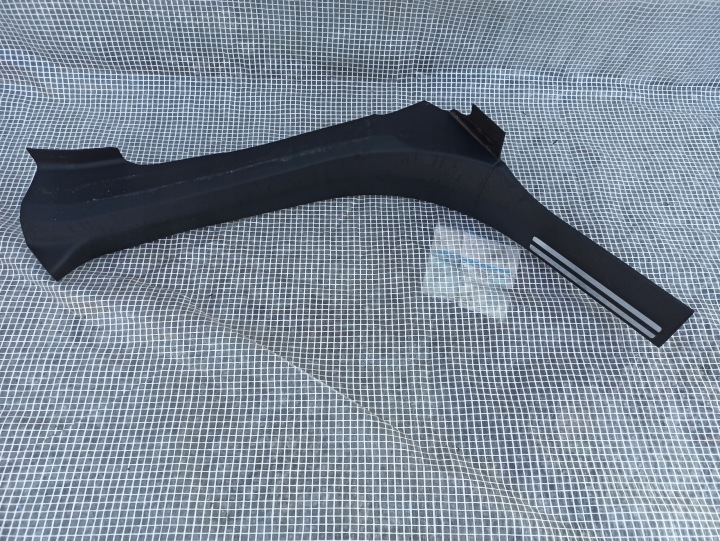 AUDI S8 D3 Lyhyt kynnyslista oikea taka 4E0864608P