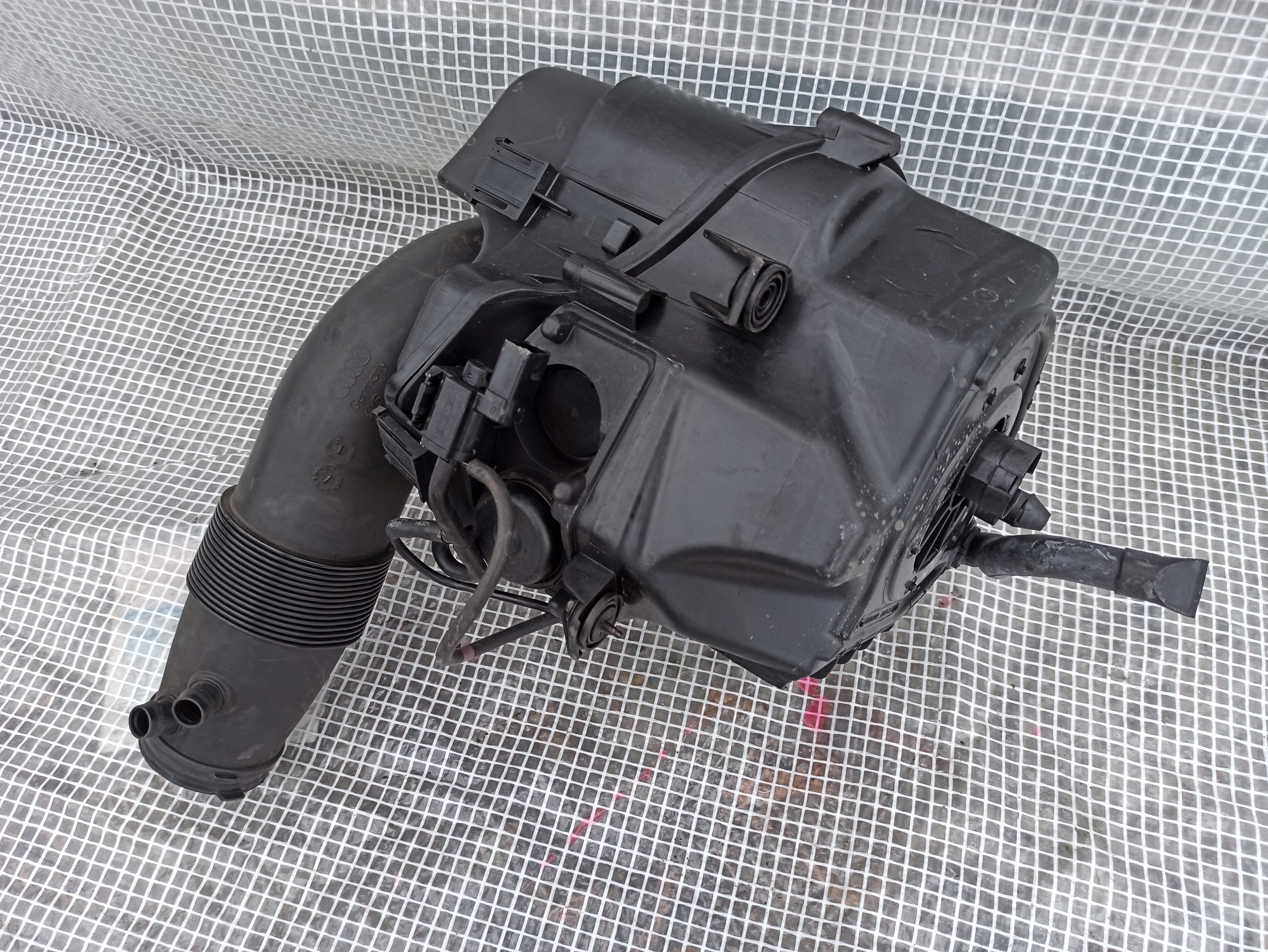 AUDI A8 D3 S8 5.2 FSI V10 luftfilterhus 4E0129620D 07L133836P