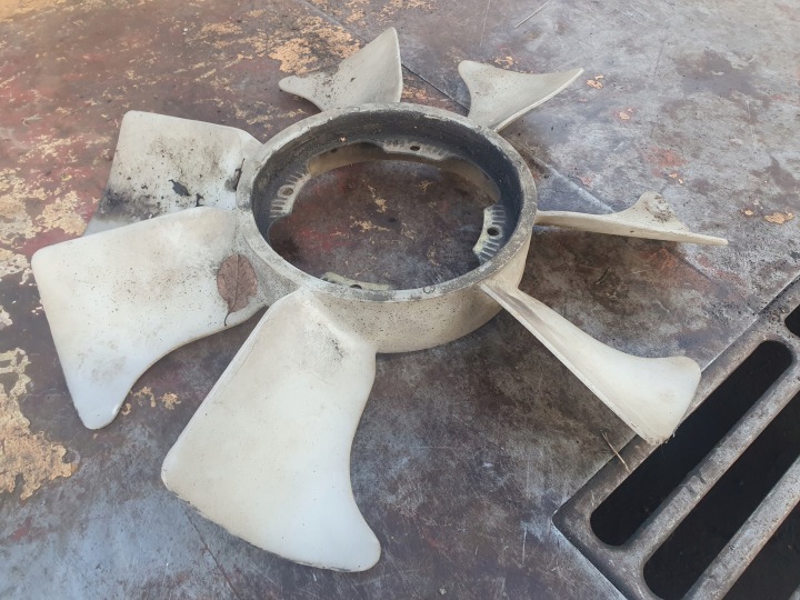 Moottorin tuuletin FORD MAVERICK 93-99 2.4 bensa 410-13-7