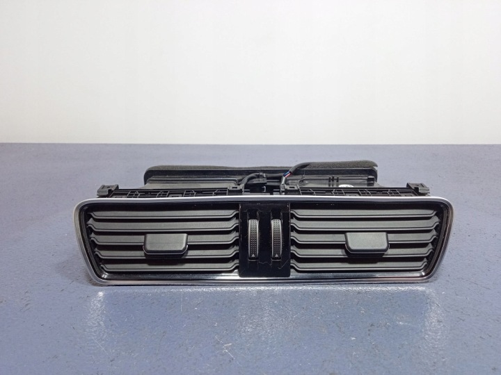 VW Passat B7 keskimmäinen ilmanvaihtoritilä 3AD819728A