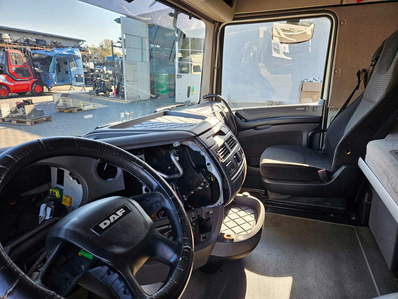Cabine DAF XF 106 SC image 8