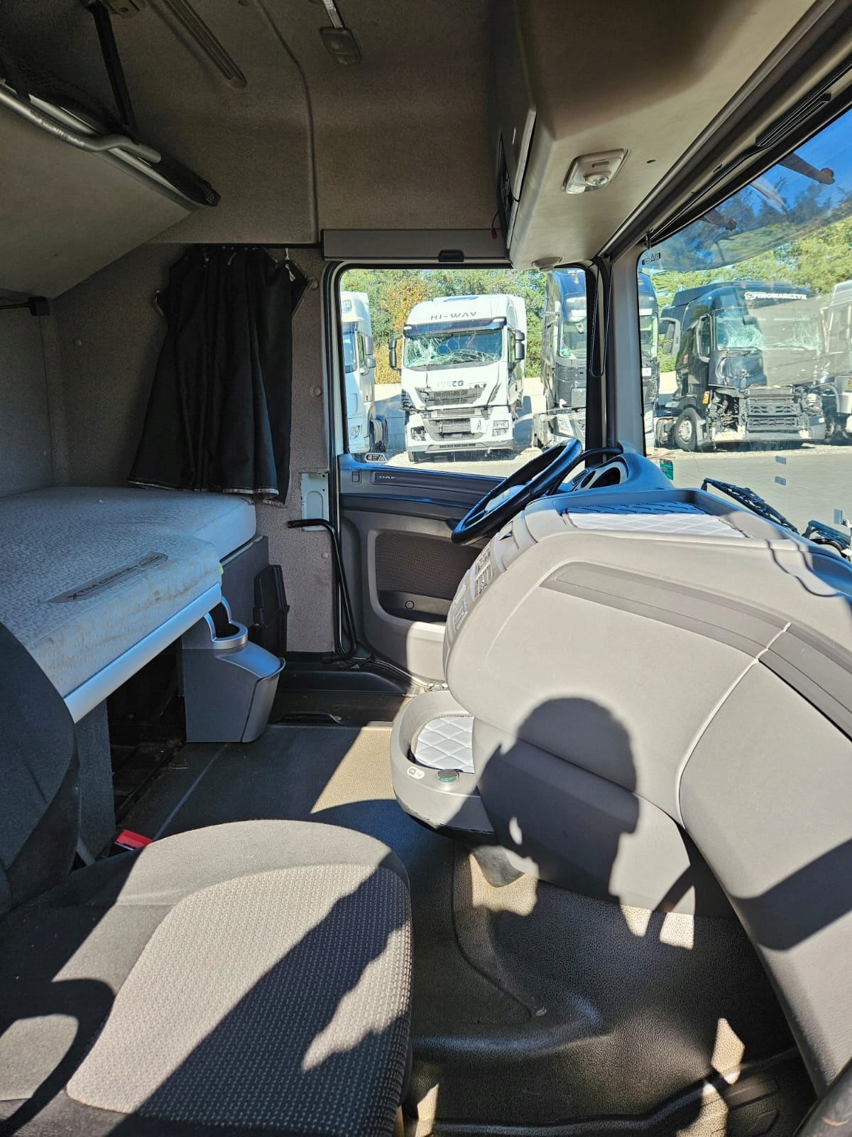 Cabine DAF XF 106 SC image 9