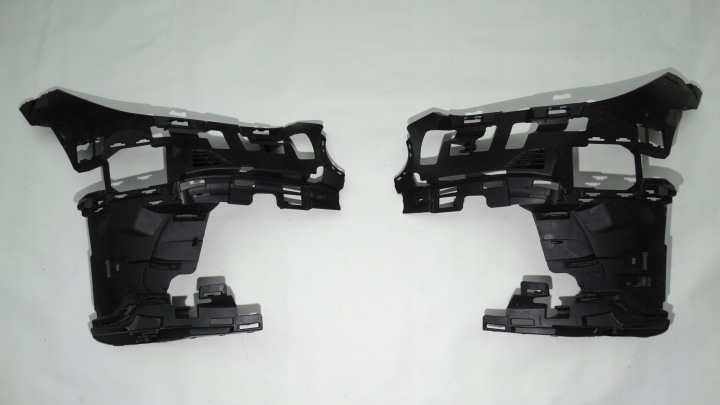 MERCEDES W206 AMG Line bumper slide left front