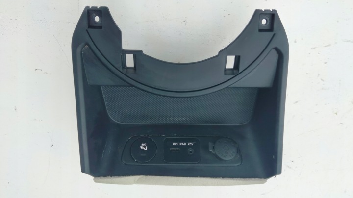 USB AUX -tulppa iPad Kia Sportage III