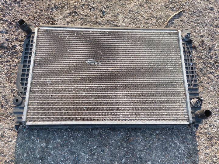 AUDI A6 C5 LIFT 2,4 BDV AUTOMAT Radiatore acqua originale LUBLIN OK