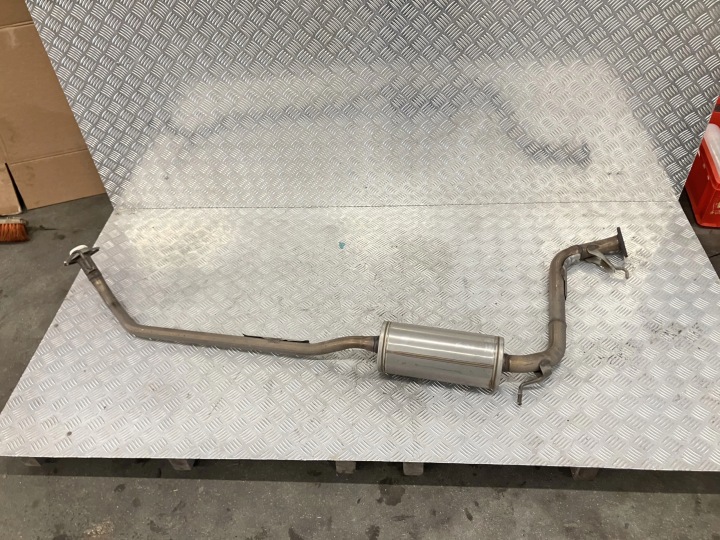 Keskimmäinen äänenvaimennin Honda Jazz V 20- 1.5 Hybridi