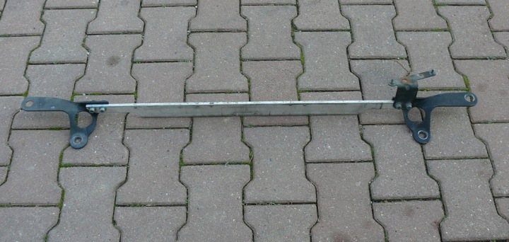 Etutukivarsi Audi S6 A6 C5 4.2 V8 4B0805645