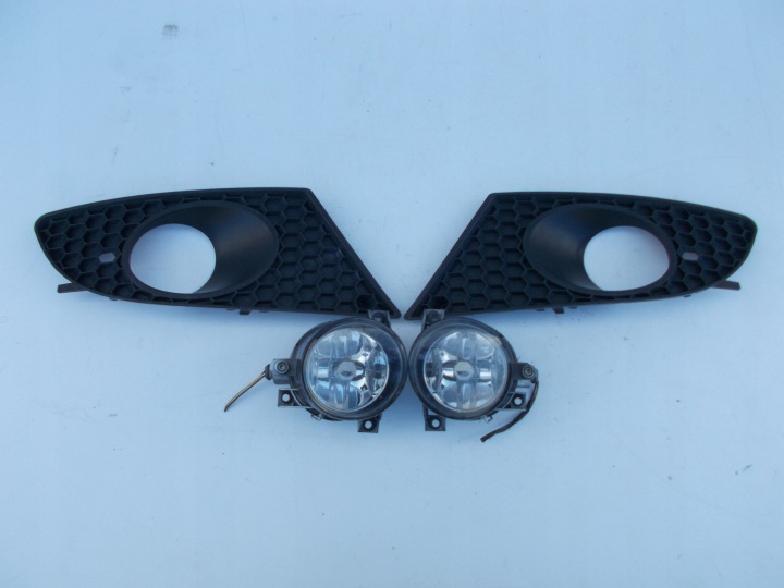 Halogeni vasen oikea säleikkö Seat Leon II 5P0941699A 1P0853666A