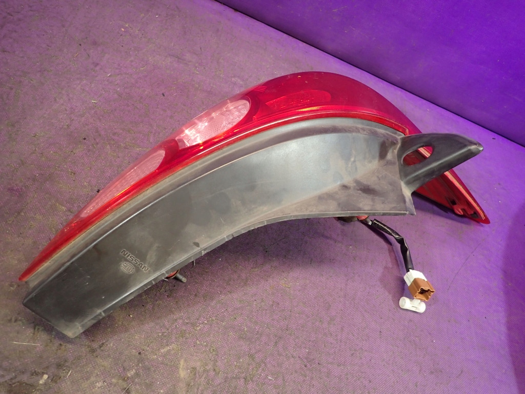 NISSAN TIIDA I HB 5D 06-09 LAMPE HINTEN LINKS 26555EM01A image 4